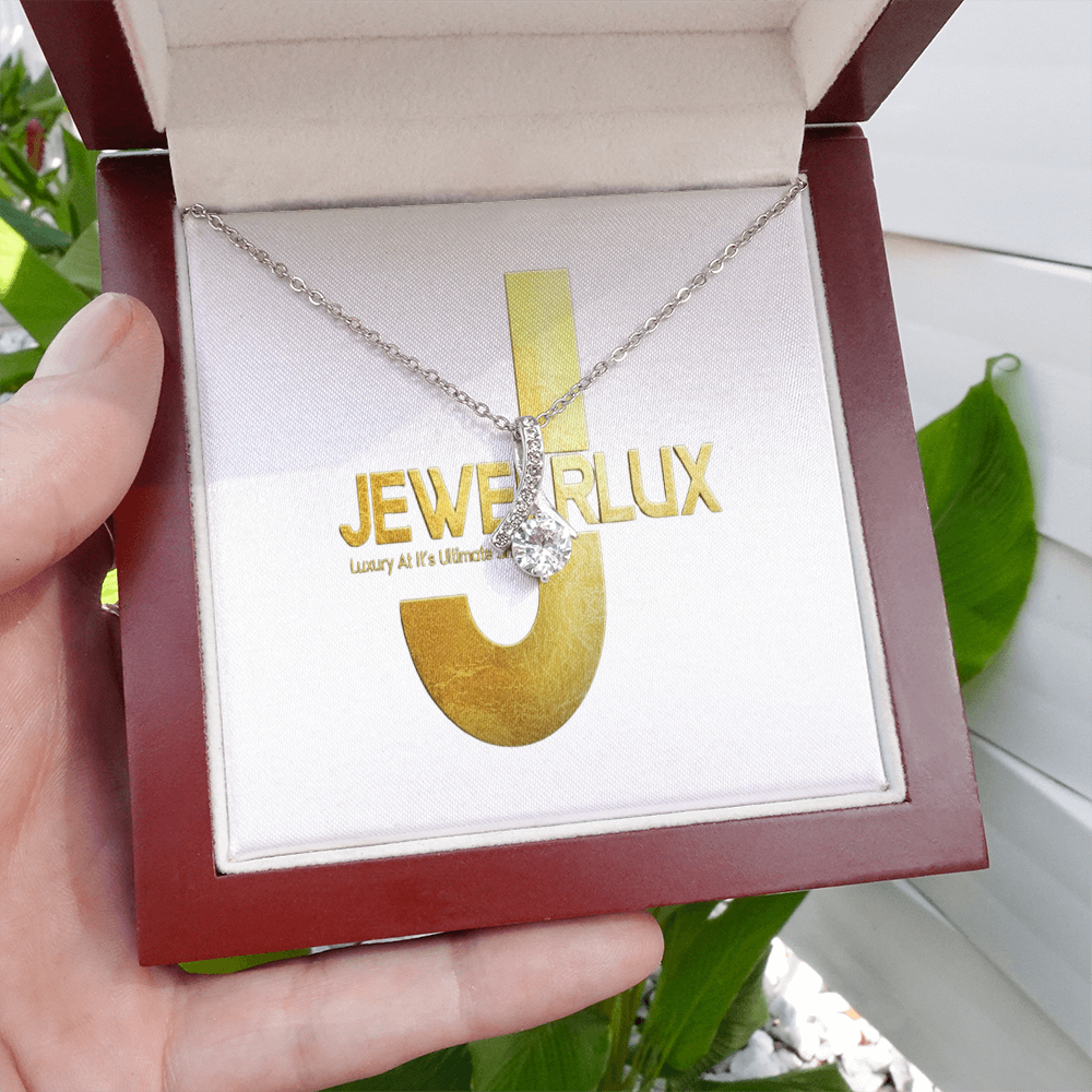 Alluring Beauty Necklace (Yellow & White Gold Variants)